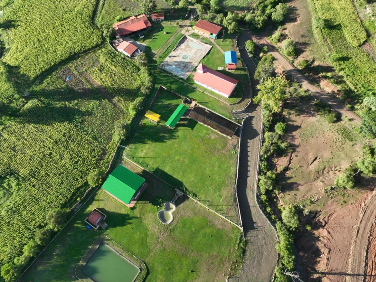 Hotel Mil Estrellas-Torotoro Potosí Buitenkant foto